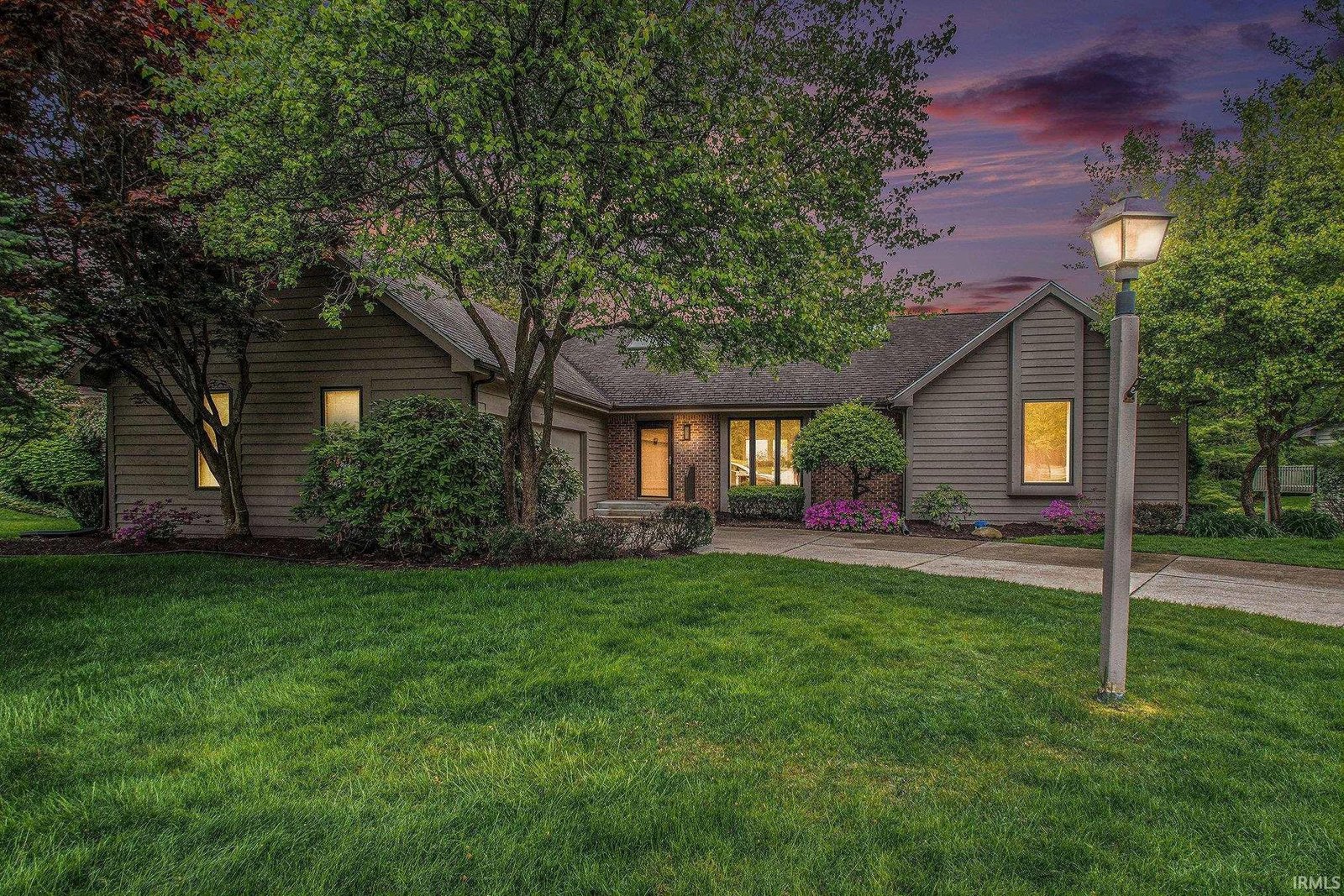 16166 Candlewycke Ct, Granger, IN 46530