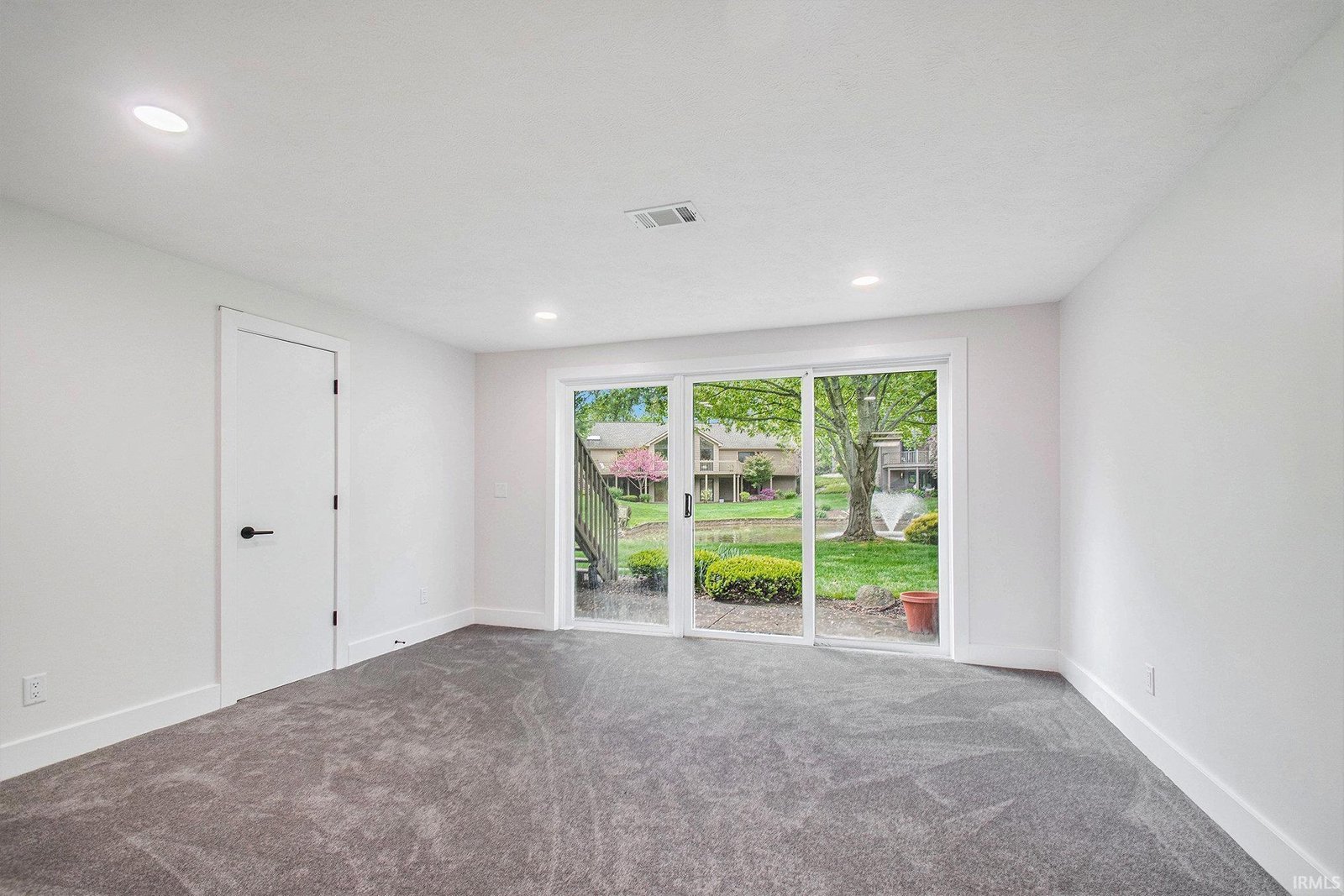 16166 Candlewycke Ct, Granger, IN 46530