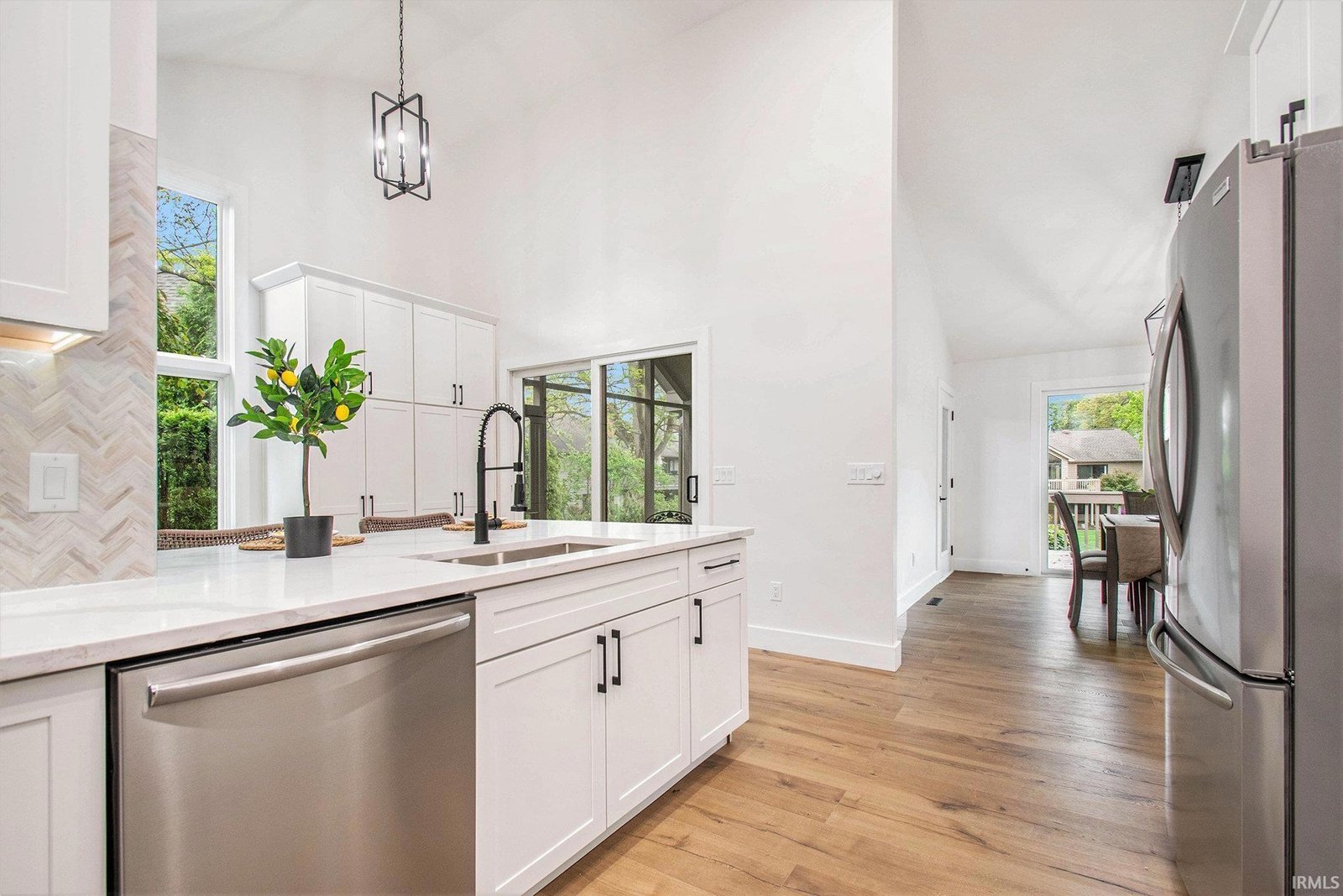 16166 Candlewycke Ct, Granger, IN 46530